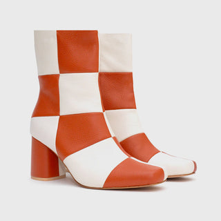 JULIE BOOTIE