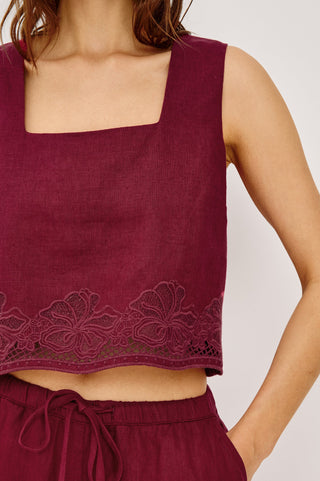 AKIRA TOP - BERRY HIBISCUS EMBROIDERY