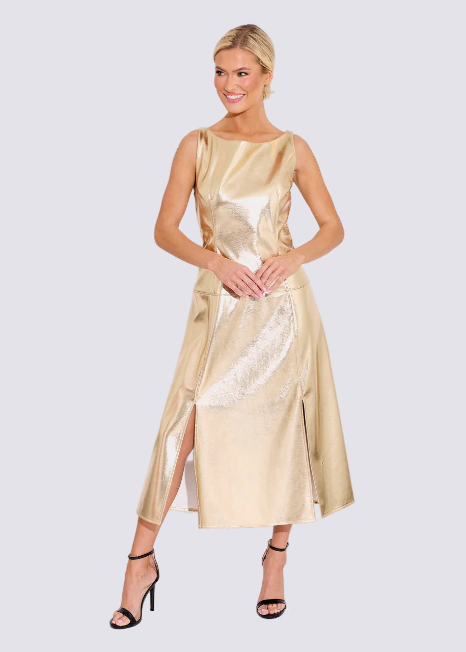 selena gold dress Selena Gomez's Oscars Dress Featured 16,000 Drops of Glass