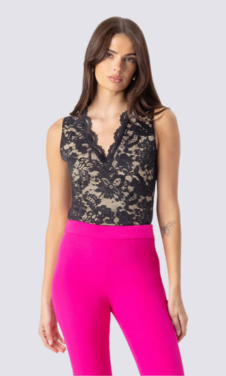 LEILA STRETCH LACE TOP